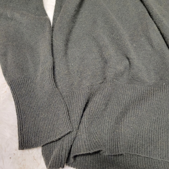 Neiman Marcus 100% Cashmere  Wrap V-Neck Sweater Olive Army Green Size L - Picture 2 of 5